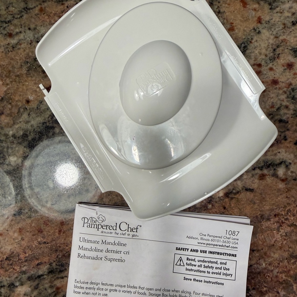 Pampered Chef Ultimate Mandoline - Picture 4 of 7